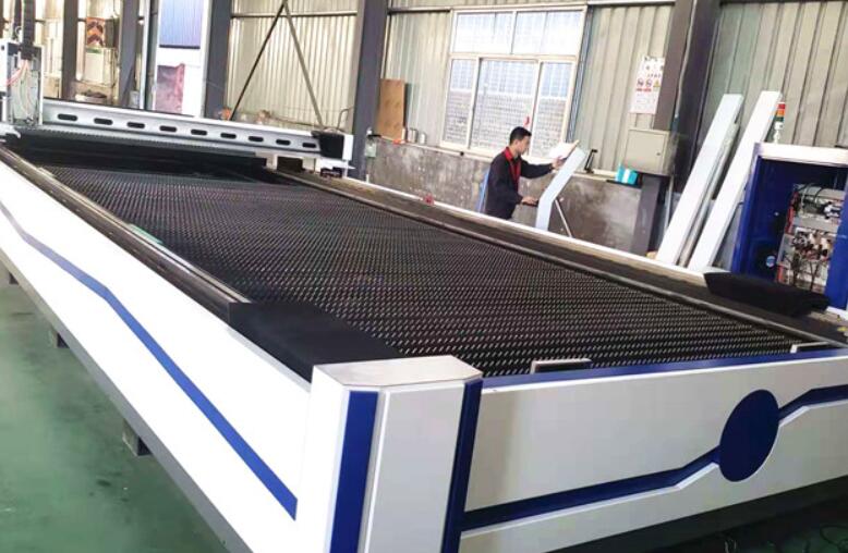 co2激光切割機(jī)多少錢？應(yīng)該如何挑選co2切割機(jī)？